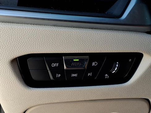 Used 2020 BMW 330i Sedan w/ Convenience Package image 40