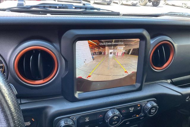 Used 2023 Jeep Gladiator Mojave AWD/4WD image 20