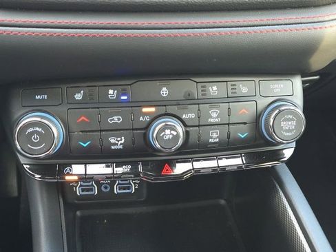 Used 2024 Dodge Durango GT image 23