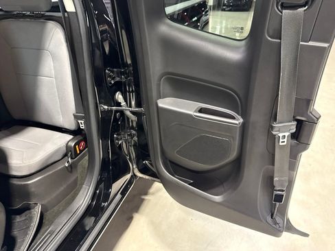 Used 2016 Chevrolet Colorado LT w/ LT Convenience Package RWD image 28