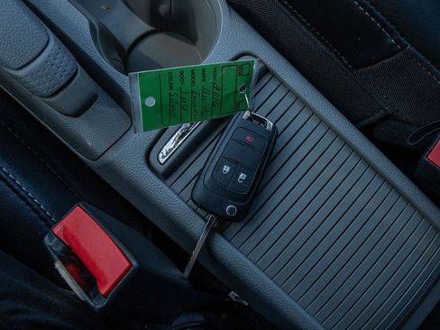 Used 2016 Buick Encore FWD image 33