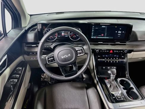 Certified 2023 Kia Carnival EX FWD image 23