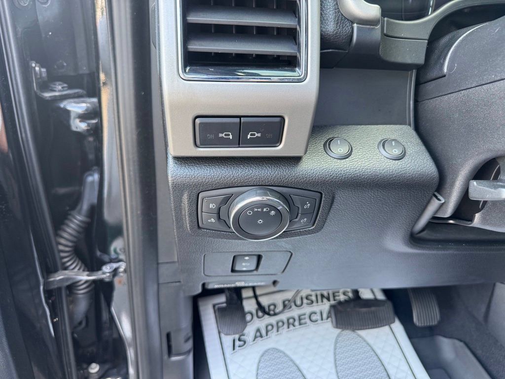 Used 2021 Ford F250 Lariat w/ FX4 Off-Road Package AWD/4WD image 24