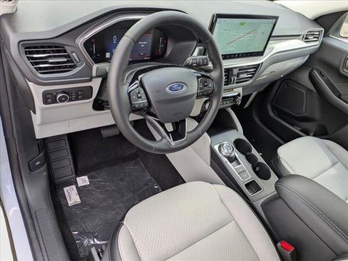 New 2025 Ford Escape SE image 3