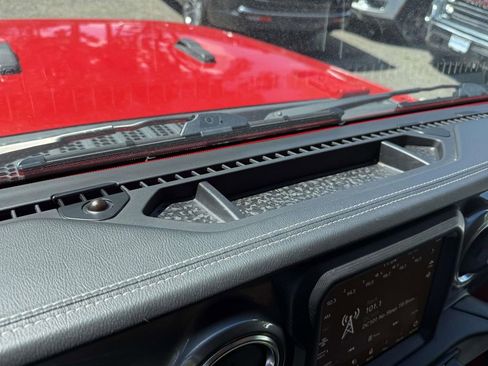Used 2023 Jeep Wrangler Unlimited Sahara AWD/4WD image 32