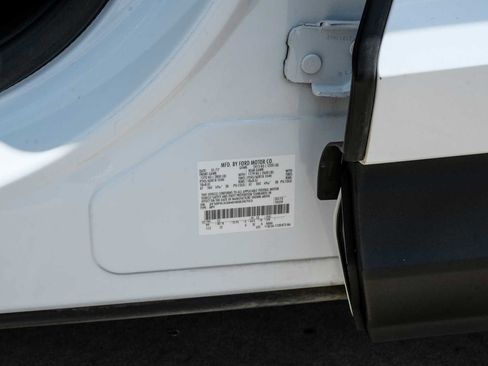 Used 2017 Ford Edge SE image 48