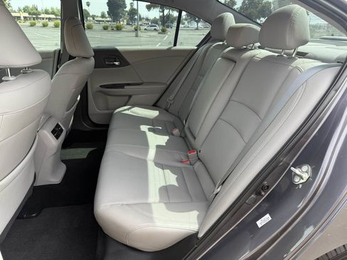Used 2017 Honda Accord EX-L image 23