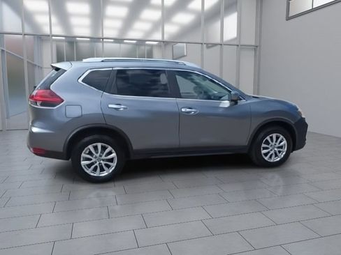 Used 2018 Nissan Rogue SV AWD/4WD image 9