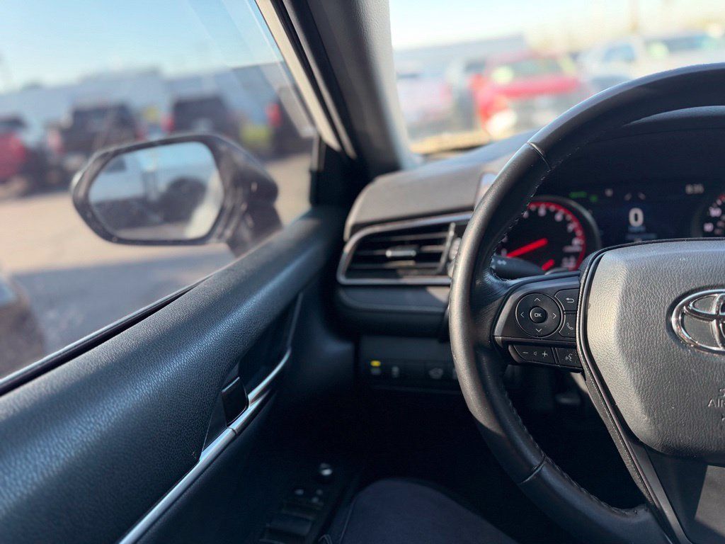 Used 2023 Toyota Camry XSE FWD image 7