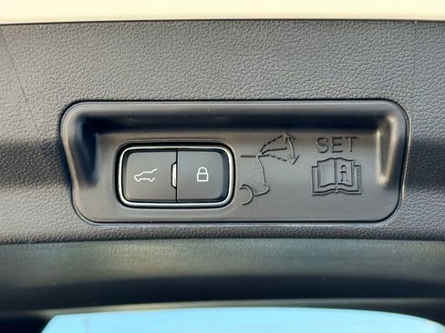Used 2025 Ford Explorer ST AWD/4WD image 38