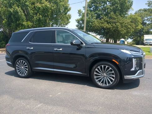 Used 2025 Hyundai Palisade Calligraphy AWD/4WD image 2