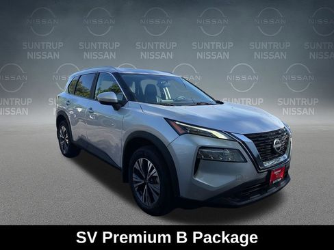 Used 2023 Nissan Rogue SV FWD image 9