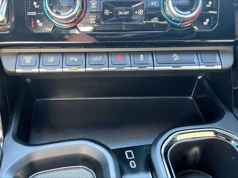 Used 2024 GMC Sierra 2500 AT4 w/ AT4 Premium Plus Package image 40