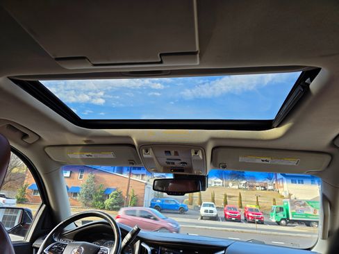 Used 2015 Cadillac Escalade ESV Premium image 21