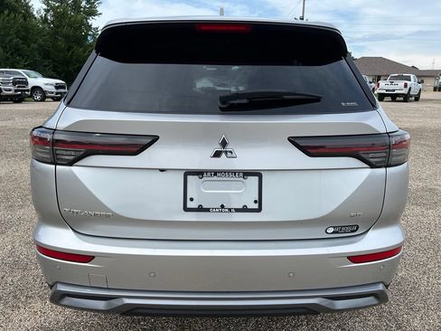Used 2025 Mitsubishi Outlander SE AWD/4WD image 4