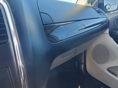 Used 2014 RAM C/V Tradesman FWD image 19
