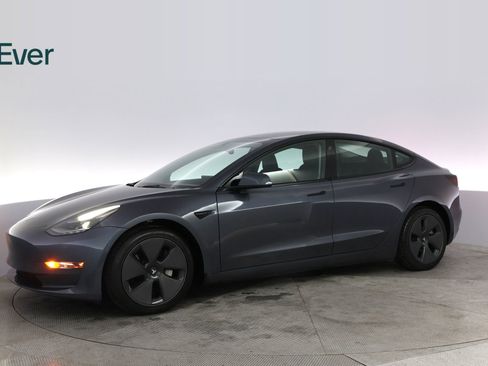 Used 2023 Tesla Model 3 Standard Range image 18
