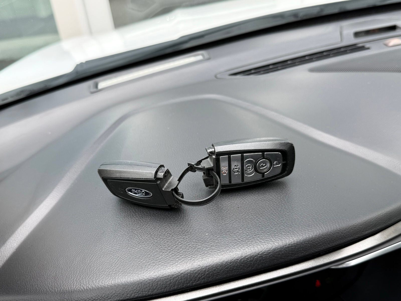 Used 2018 Ford Fusion SE w/ Equipment Group 602A FWD image 37