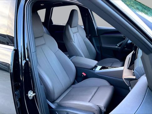 Used 2025 Audi Q5 Premium w/ Premium Plus AWD/4WD image 9