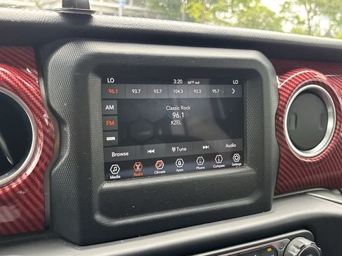 Certified 2020 Jeep Wrangler Unlimited Sahara AWD/4WD image 13