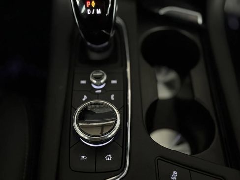 Used 2022 Cadillac XT5 Premium Luxury image 35