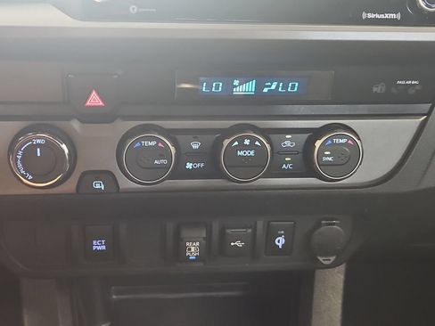 Used 2023 Toyota Tacoma TRD Sport AWD/4WD image 40