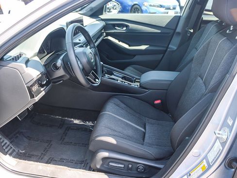 Used 2025 Honda Accord Sport image 18