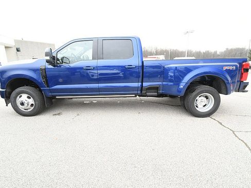 New 2026 Ford F350 Platinum w/ FX4 Off-Road Package AWD/4WD image 5