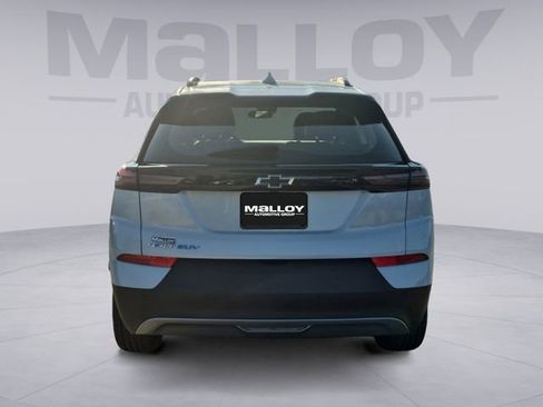 Used 2022 Chevrolet Bolt EUV LT w/ Convenience Package image 4