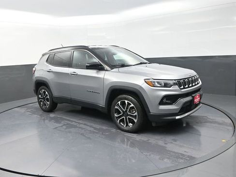 Used 2024 Jeep Compass Limited AWD/4WD image 10