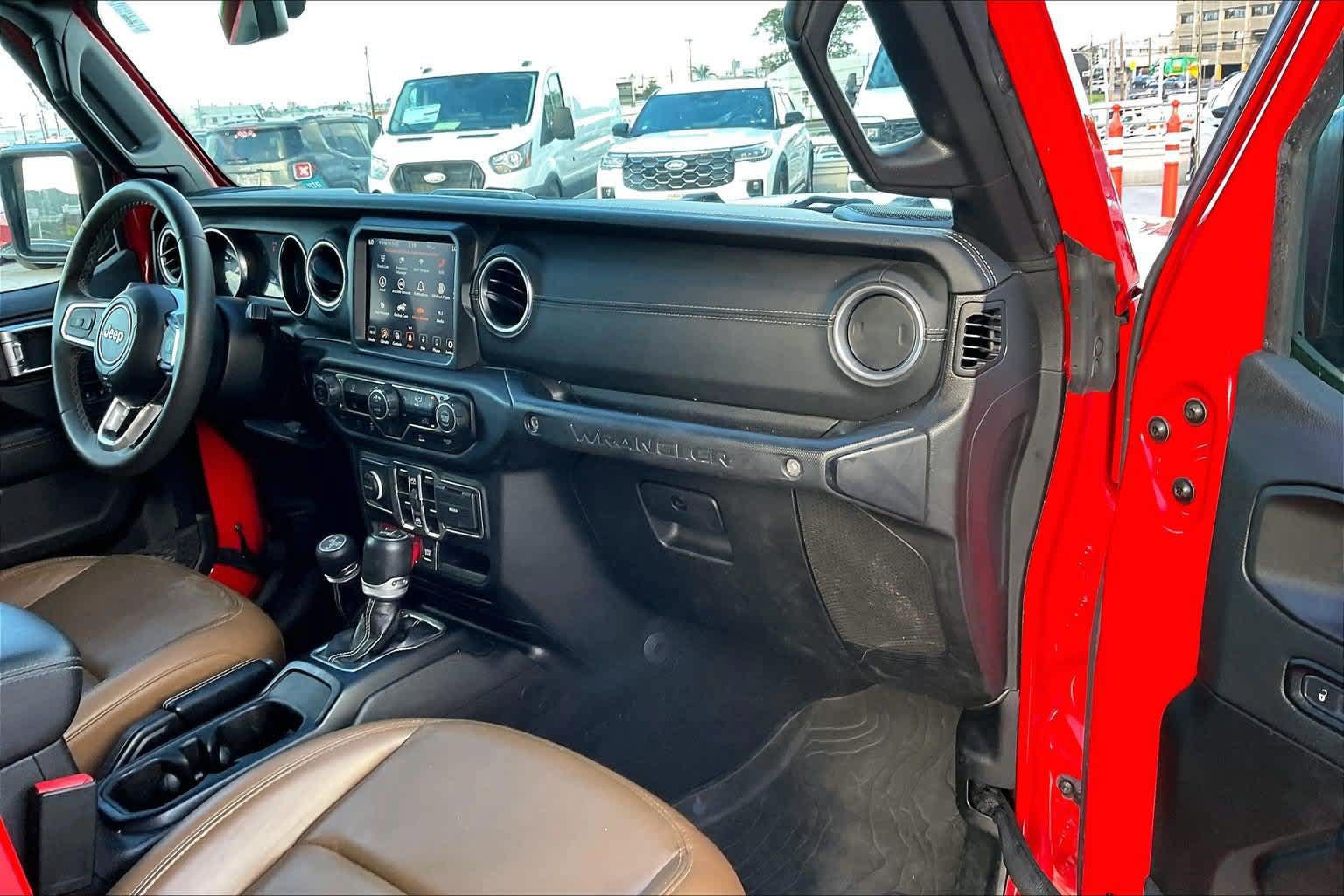 Used 2023 Jeep Wrangler Unlimited Rubicon 4xe AWD/4WD image 23