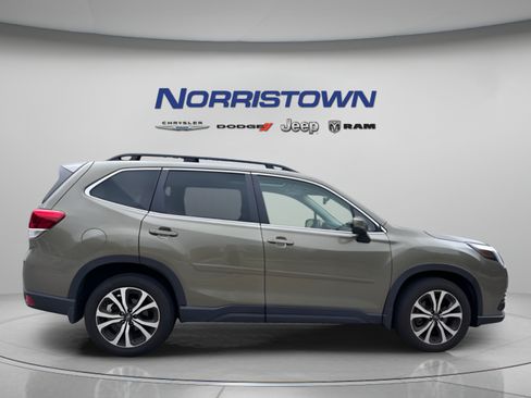 Used 2022 Subaru Forester Limited AWD/4WD image 8