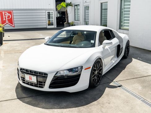 Used 2010 Audi R8 V10 AWD/4WD image 3