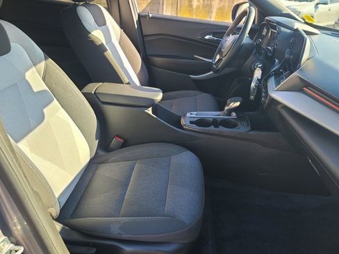 Used 2024 Chevrolet Trax RS w/ Driver Confidence Package image 19