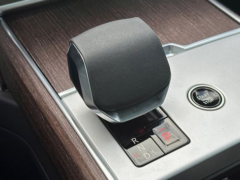 New 2025 Land Rover Range Rover SE image 21