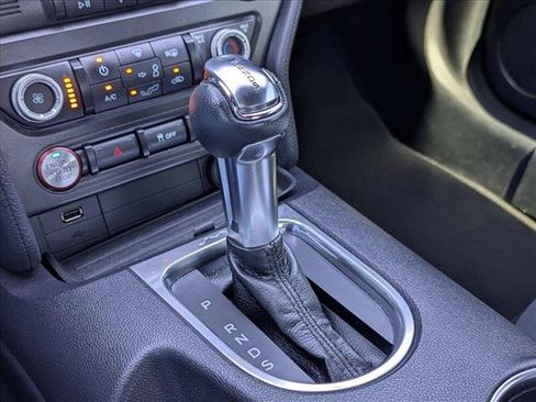 Used 2020 Ford Mustang Coupe RWD image 12