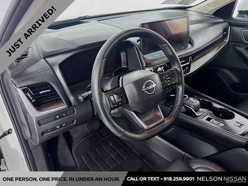 Certified 2025 Nissan Rogue Platinum w/ Tech Package image 9