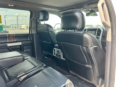 Used 2017 Ford F150 Lariat w/ Equipment Group 502A Luxury AWD/4WD image 17