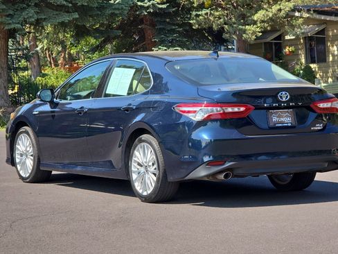 Used 2020 Toyota Camry XLE image 6