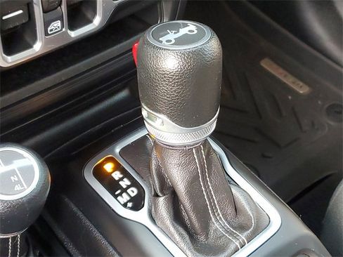 Used 2018 Jeep Wrangler Unlimited Sahara w/ Cold Weather Group image 23