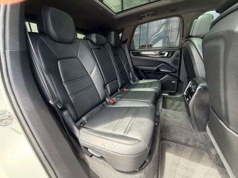 Used 2021 Porsche Cayenne S AWD/4WD image 28
