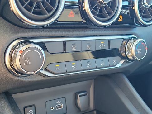 Certified 2025 Nissan Sentra S FWD image 33