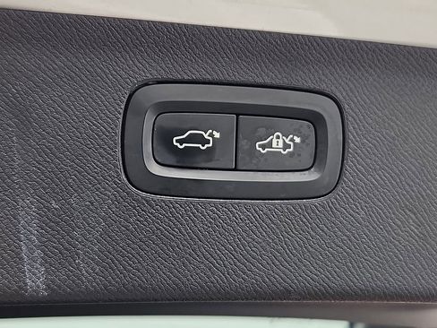 Used 2020 Volvo XC90 T6 Momentum w/ Protection Package Premier image 30