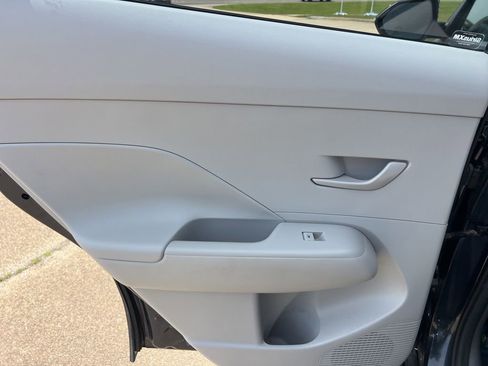 Used 2025 Hyundai Kona SEL FWD image 20