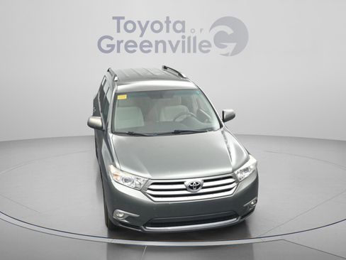 Used 2013 Toyota Highlander Plus FWD image 20