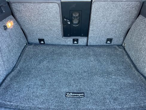 Used 2017 Volkswagen Tiguan Limited w/ Premium Package FWD image 16