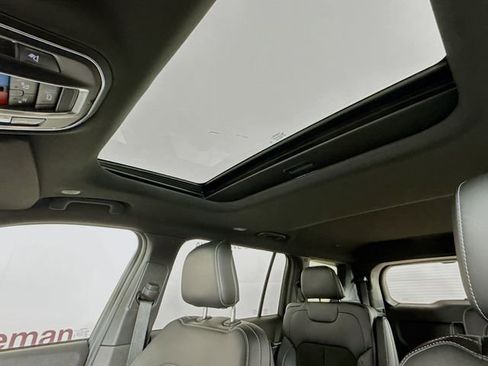 New 2025 Jeep Grand Cherokee L Altitude image 21