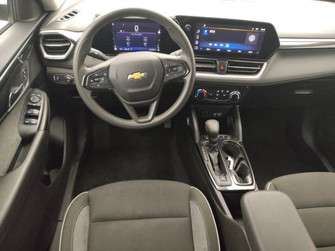 Used 2024 Chevrolet TrailBlazer LT w/ Driver Confidence Package AWD/4WD image 22