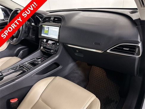 Used 2020 Jaguar F-PACE Premium image 30