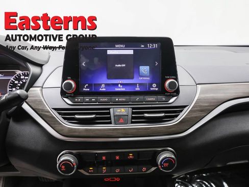 Used 2025 Nissan Altima 2.5 SV image 12